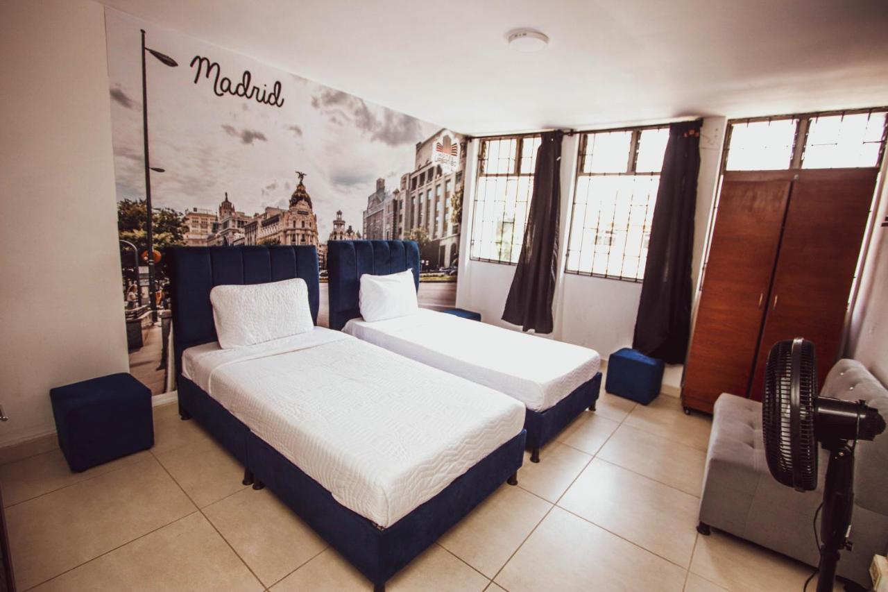 Aw Hotel Urban 80 麦德林 外观 照片