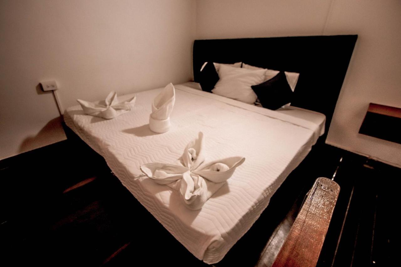 Aw Hotel Urban 80 麦德林 外观 照片