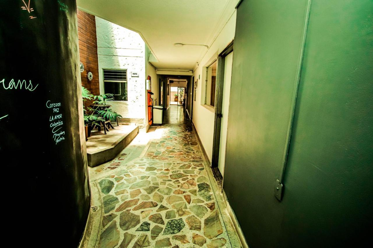 Aw Hotel Urban 80 麦德林 外观 照片
